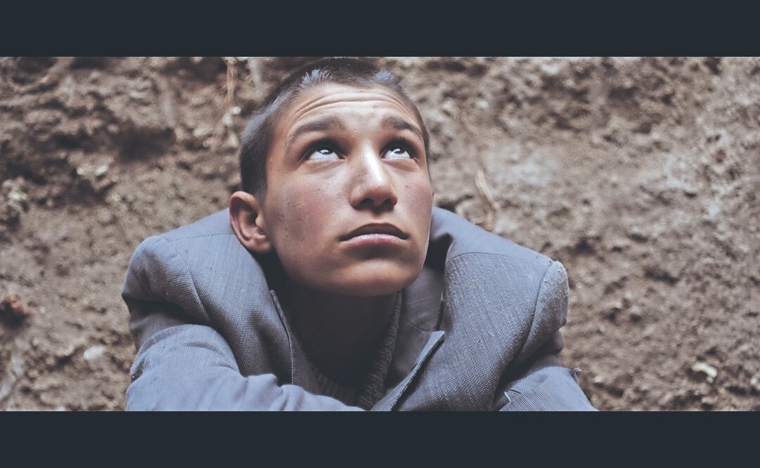 La película que se presenta en el FICG cuenta la historia de un niño que proporciona conejos para las carreras de galgos de su pueblo. FOTO: MANDARINA CINE