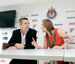 Angélica Fuentes restituida por juez; lista para negociar