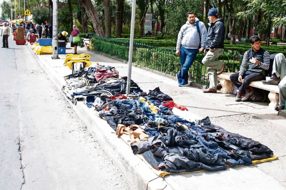 Los comerciantes informales señalan que se acercarán a las instancias correspondientes para exigir su derecho a trabajar (JOSÉ ANTONIO TORRES. EL UNIVERSAL)