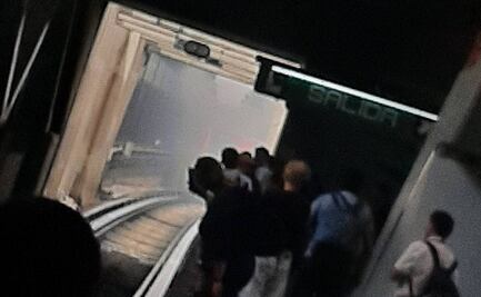 ¿Qué pasó en la Línea 8 del Metro? Reportan humo y retrasos