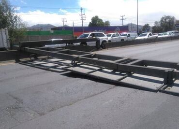 Cae espectacular en la autopista México-Querétaro