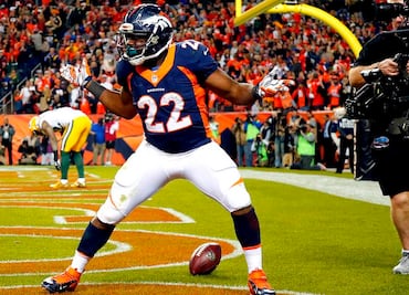 Broncos siguen su paso perfecto