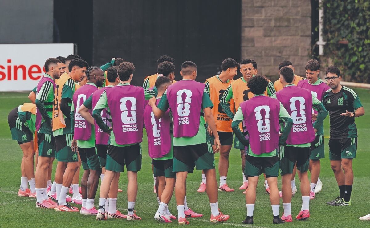 Javier Aguirre nos hizo entender que estamos en la cancha peleando por un hermano: Israel Reyes