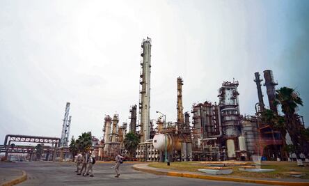 Pemex: para 2030, caída en demanda de petróleo