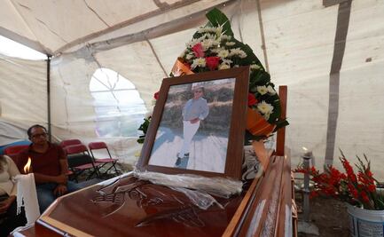 Familiares despiden a víctimas de accidente en Atlacomulco; exigen justicia tras choque de tren y autobús