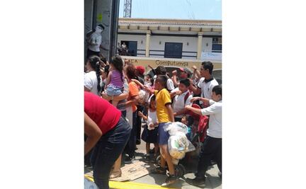 Saquean tráiler en Mazatlán lleno de despensas