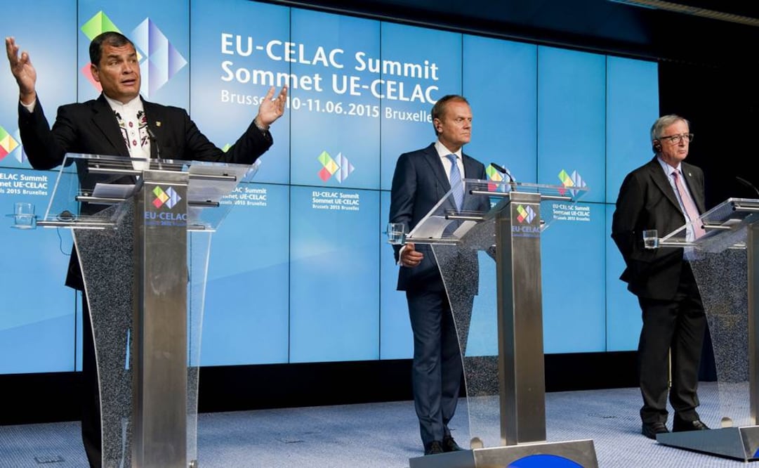 Los presidentes de Ecuador, Rafael Correa, del Consejo Europeo, Donald Tusk, y de la Comisión Europea, Jean-Claude Juncker (Foto: HORST WAGNER / EFE)
