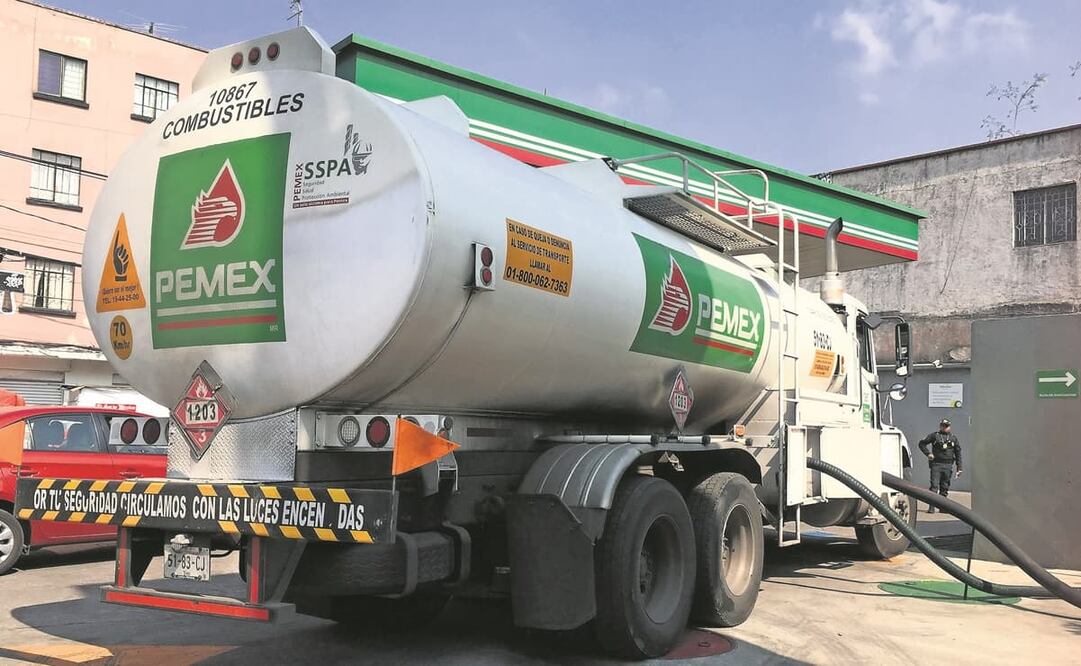 Por gasolinas y diesel, Pemex comercializó el año pasado 551 mil 857.1 mdp, 156 mil 13.5 mdp más que un año antes. Foto: ARCHIVO EL UNIVERSAL