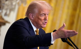 Trump insta a republicanos a ganar elecciones legislativas para evitar un juicio político; demócratas "son más despiadados", dice