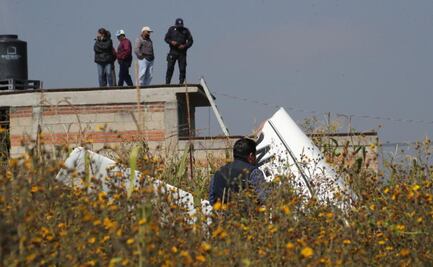 Se desploma avioneta cerca del Aeropuerto de Toluca, mueren tres personas