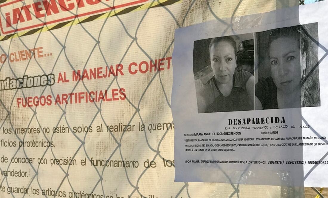 Nayeli, de 22 años, coloca papeletas a todos los sitios por los que va, con la esperanza de que alguien haya visto a su madre. /Rebeca Jiménez