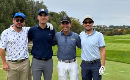 Checo Pérez disfruta de su tiempo libre; juega golf con Rafa Márquez