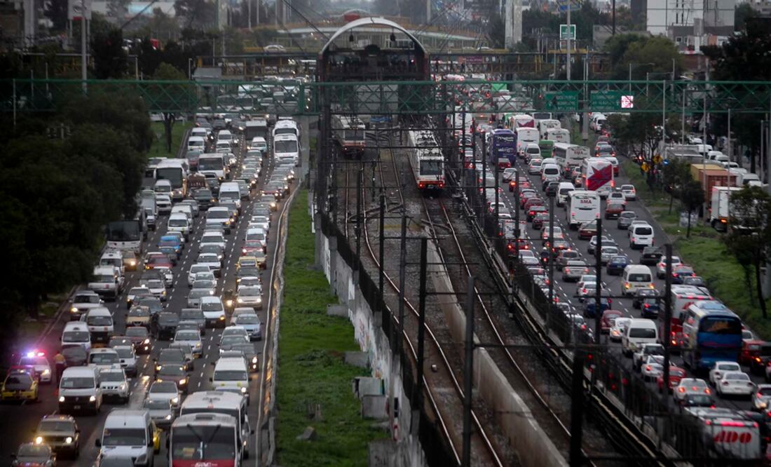 Autos con engomado azul no circulan este viernes 3 de abril