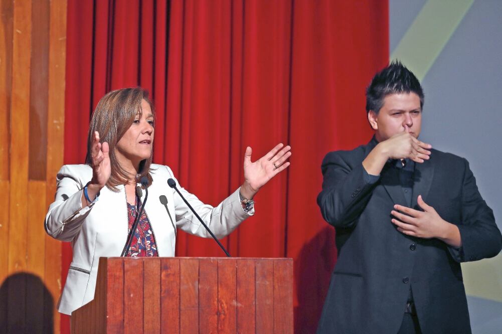 Margarita Zavala dice que quiere un gobierno que deje trabajar a las empresas. Foto: YADIN XOLALPA. EL UNIVERSAL