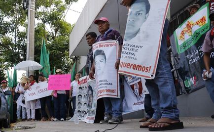 Padres de los 43 arriban a San Cristóbal de las Casas