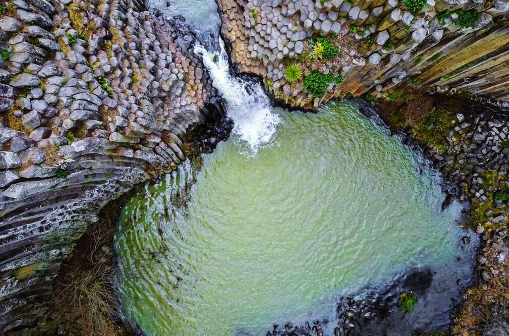 Prismas Basálticos en el Pueblo Mágico de Huasca de Ocampo. Foto: Istock