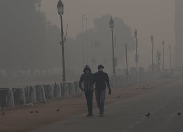 Organizan carrera infantil pese a contaminación que asfixia a Nueva Delhi