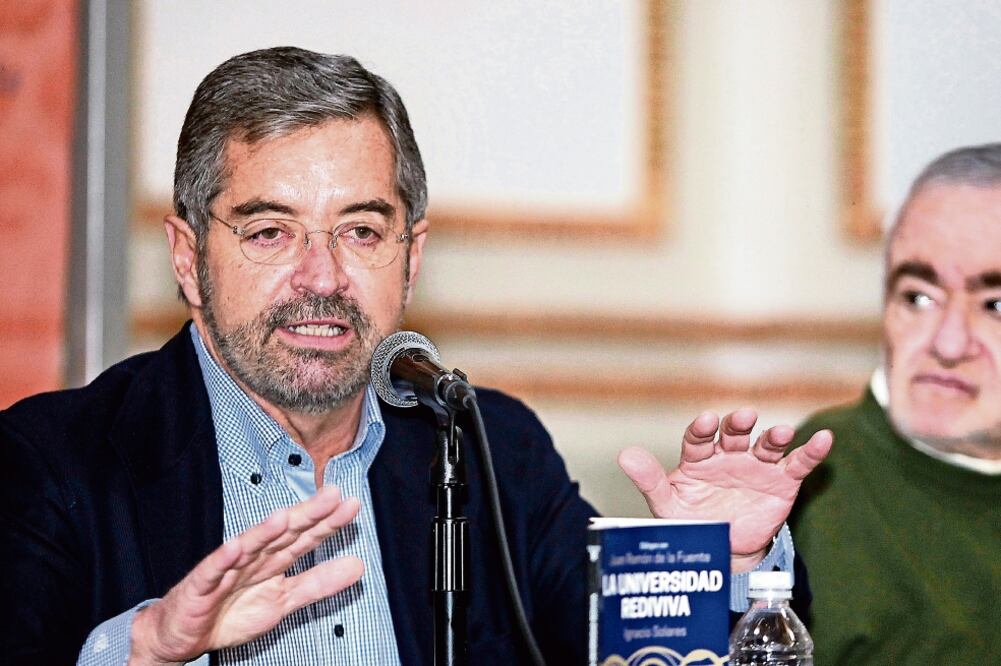 A las 13:00 horas, el doctor Juan Ramón de la Fuente también presentará el texto Marihuana y salud, del que es coordinador (ARCHIVO EL UNIVERSAL)