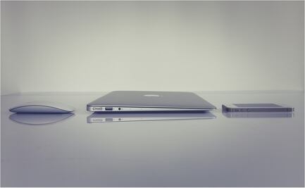 Apple, primera empresa de EU que vale 2 billones de dls en bolsa