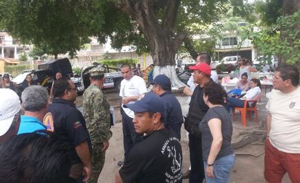 Buscan a joven que cayó a lago de Tequesquitengo