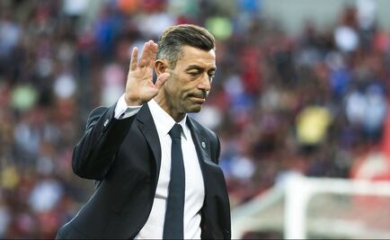Pedro Caixinha se va molesto de Tijuana