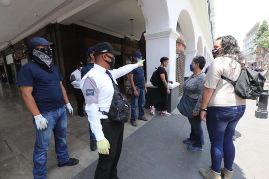 Clausuran zona comercial de los portales de Toluca por Covid-19