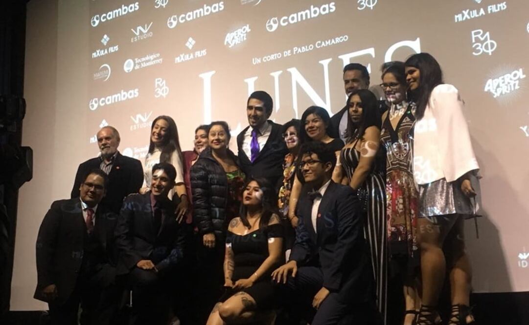 Equipo MiXula Film con actores del cortometraje llamado "Lunes" (foto: Denisse Mendez)