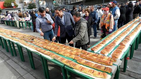 Comparten rosca de reyes de 2 kilómetros en Nogales