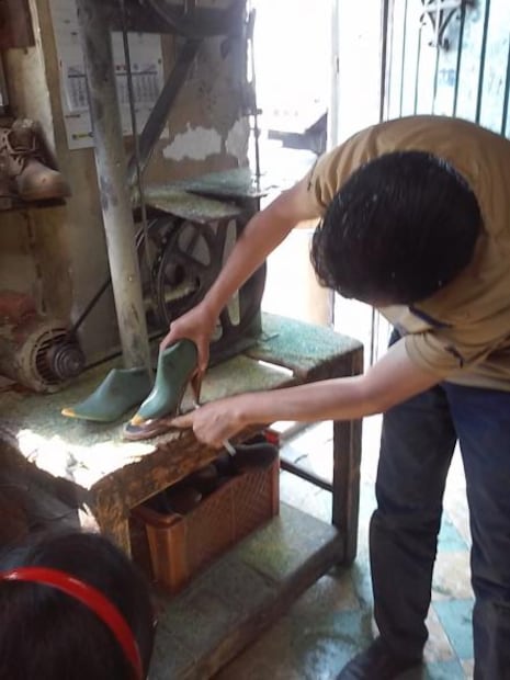 Adiós a los artesanos de zapatos a la medida