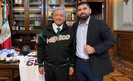 AMLO presume foto con José Urquidy y pronostica campeonato para Astros Houston 