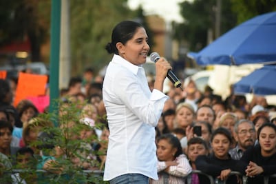 Barrales "da voz" a padres del Colegio Rébsamen en videos