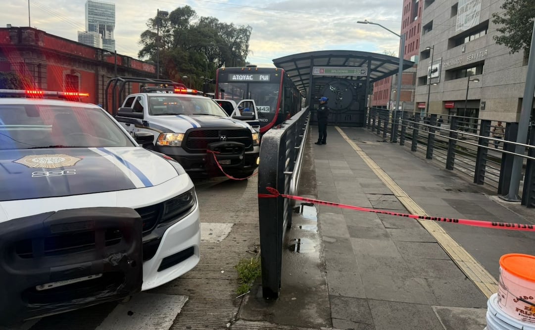 Muere mujer atropellada por unidad de Metrobús en estación Balderas. Foto: Especial