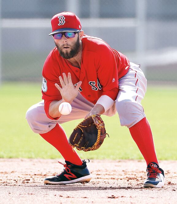Dustin Pedroia es uno de los mejores para robar las bases (DAVID GOLDMAN. AP)