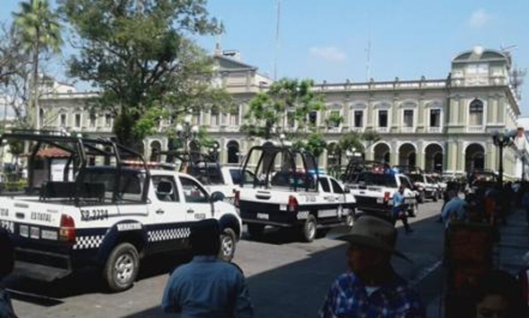 Enfrentamiento entre transportistas y policías deja 8 detenidos en Veracruz