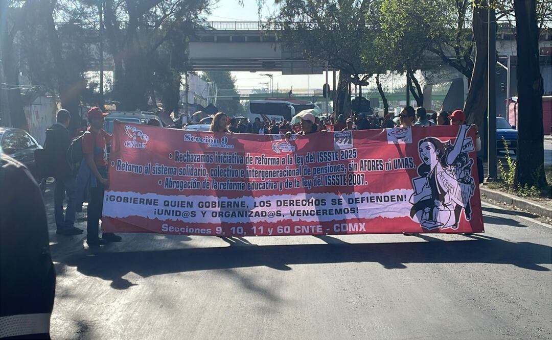 Afectaciones por la marcha de la CNTE; bloqueo de vialidades y plantón en el Zócalo. Foto: Especial