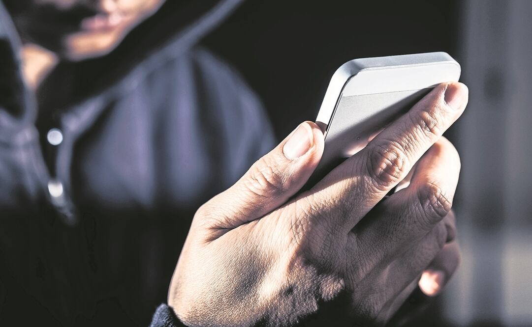 Las iniciativas buscan sancionar delitos como robo de información, extorsión y acoso digital.