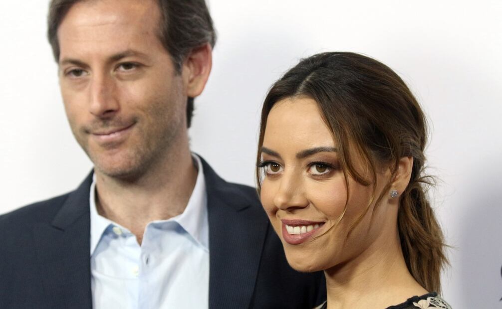 Jeff Baena y su esposa, la actriz Aubrey Plaza.
