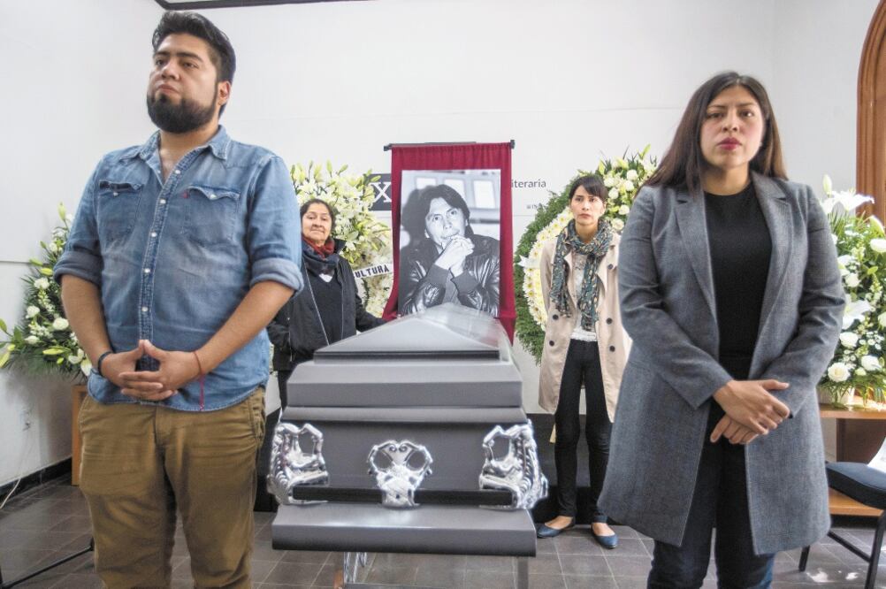 Armando, Marcela y Jimena Ramírez, junto con su madre, iniciaron las guardias. Foto: GERMÁN ESPINOSA. EL UNIVERSAL