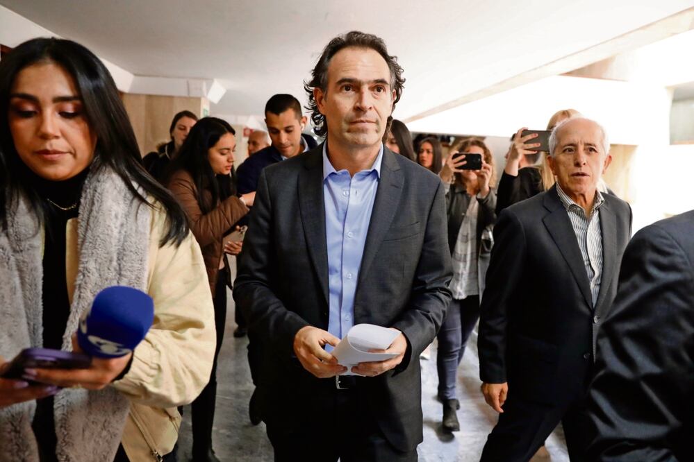 El excandidato presidencial Federico Gutiérrez denunció ayer a Petro por el su puesto dinero ilícito en su campaña, Foto: Carlos Ortega / EFE