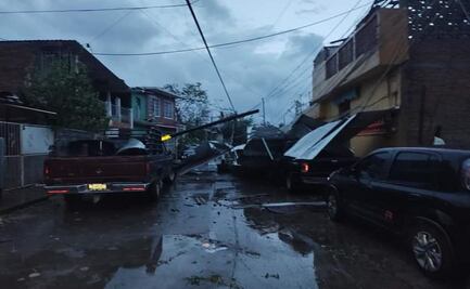 Comunidades incomunicadas, árboles y viviendas derrumbadas, los efectos de "Grace" en Veracruz