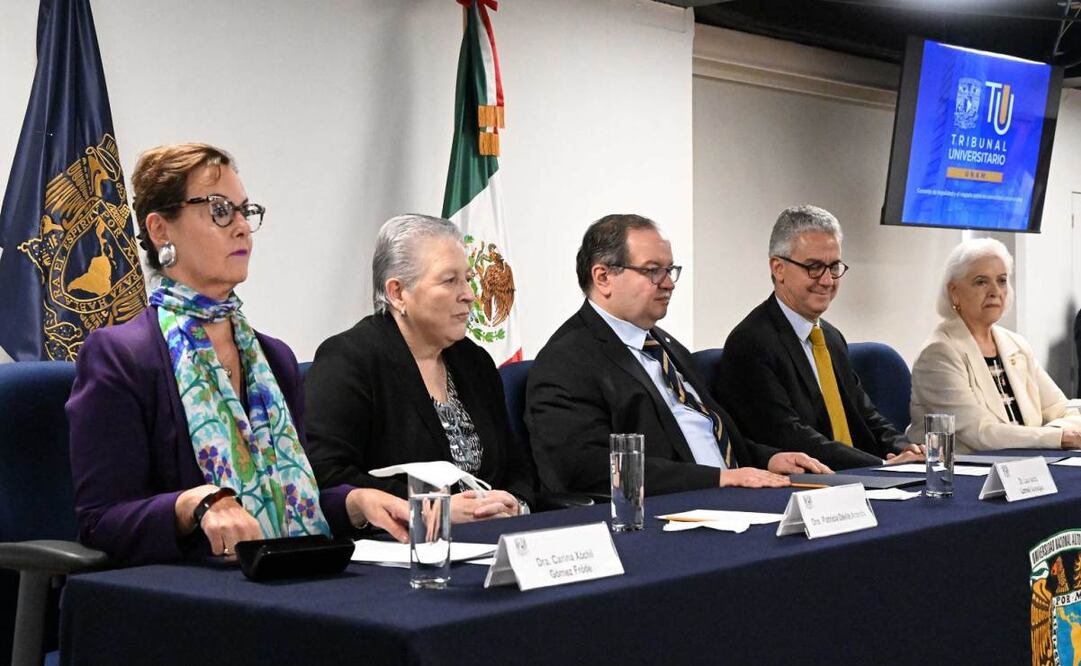 Rector de la UNAM da posesión a Xóchil Gómez Fröde como nueva presidenta del Tribunal Universitario. Foto: Especial
