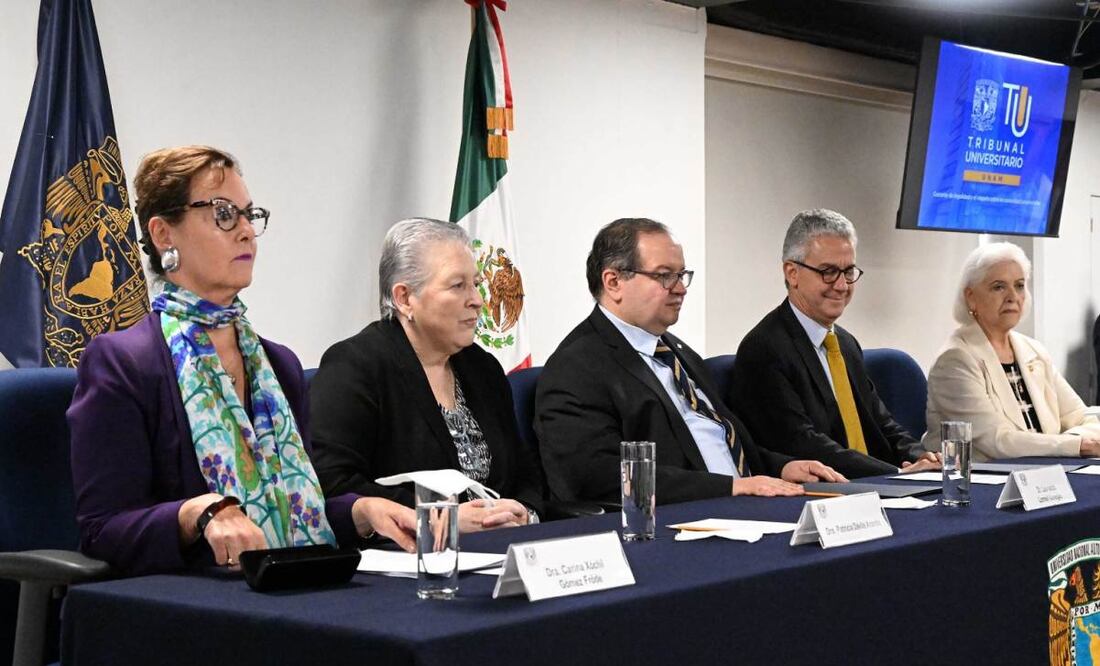 Rector de la UNAM da posesión a Xóchil Gómez Fröde como nueva presidenta del Tribunal Universitario. Foto: Especial