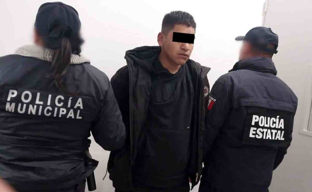 Los uniformados detuvieron a Jesús “N”, de 24 años de edad y lo llevaron ante la Agencia del Ministerio Público correspondiente, para definir su situación jurídica. Foto: Especial