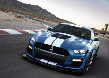 4 Ford Mustang Shelby son robados de la planta en un atraco estilo Hollywood