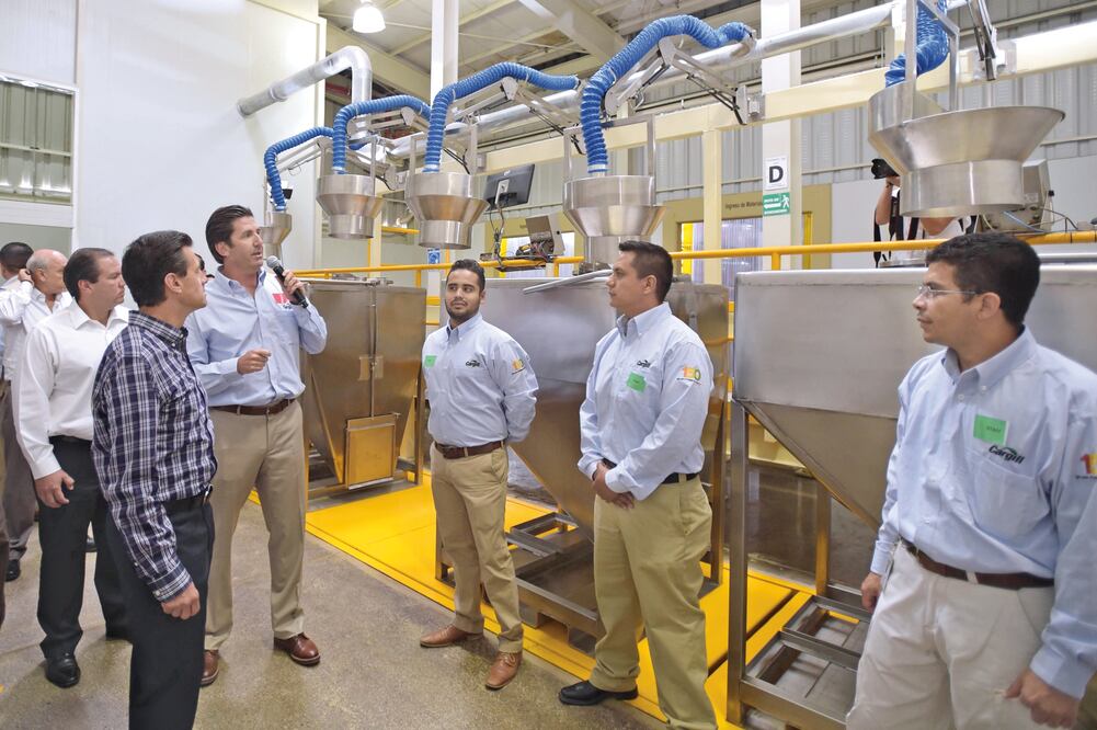En El Salto, Jalisco, en julio de 2015, la empresa Cargill anunció una inversión en México de más de 7 mil millones de dólares, en un plan de negocios para el trienio 2015-2018 (ARCHIVO LE UNIVERSAL)