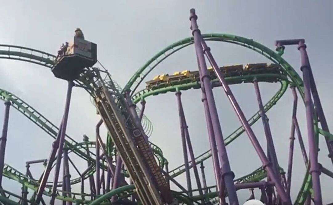 Video. Personas quedan atrapadas en montaña rusa de Six Flags en Maryland