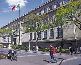 Abogados urgen a revisar intromisión de AMLO en la Corte