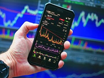 Bolsa y criptomonedas, las preferidas por los mexicanos para invertir, ¿por qué?