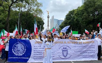 Estudiantes, organizaciones y sociedad civil marchan del Ángel al Senado contra reforma judicial de AMLO
