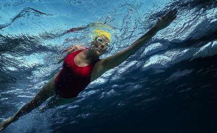 Así es la historia real que inspiró "Nyad", la nueva cinta de Netflix que te hará llorar